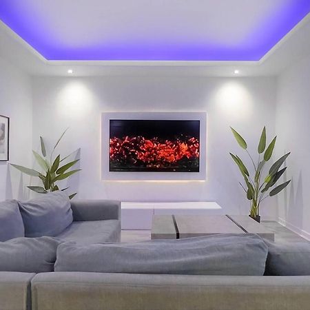Stunning Luxury Apartment Near Motherwell ウィショウ エクステリア 写真