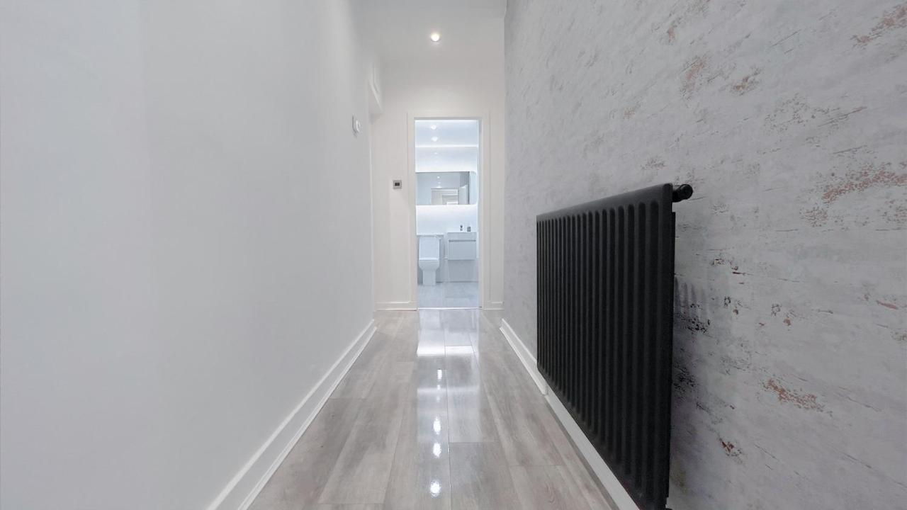 Stunning Luxury Apartment Near Motherwell ウィショウ エクステリア 写真