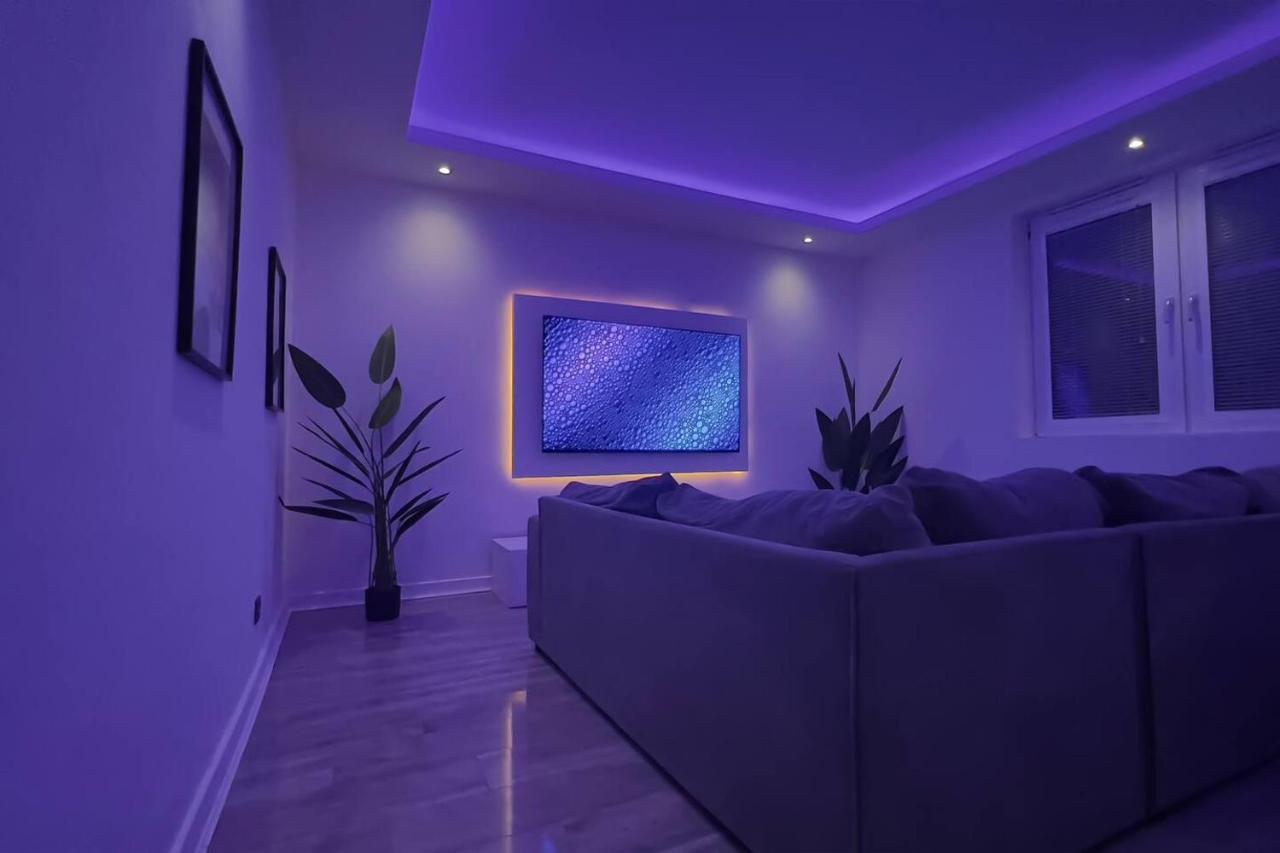 Stunning Luxury Apartment Near Motherwell ウィショウ エクステリア 写真