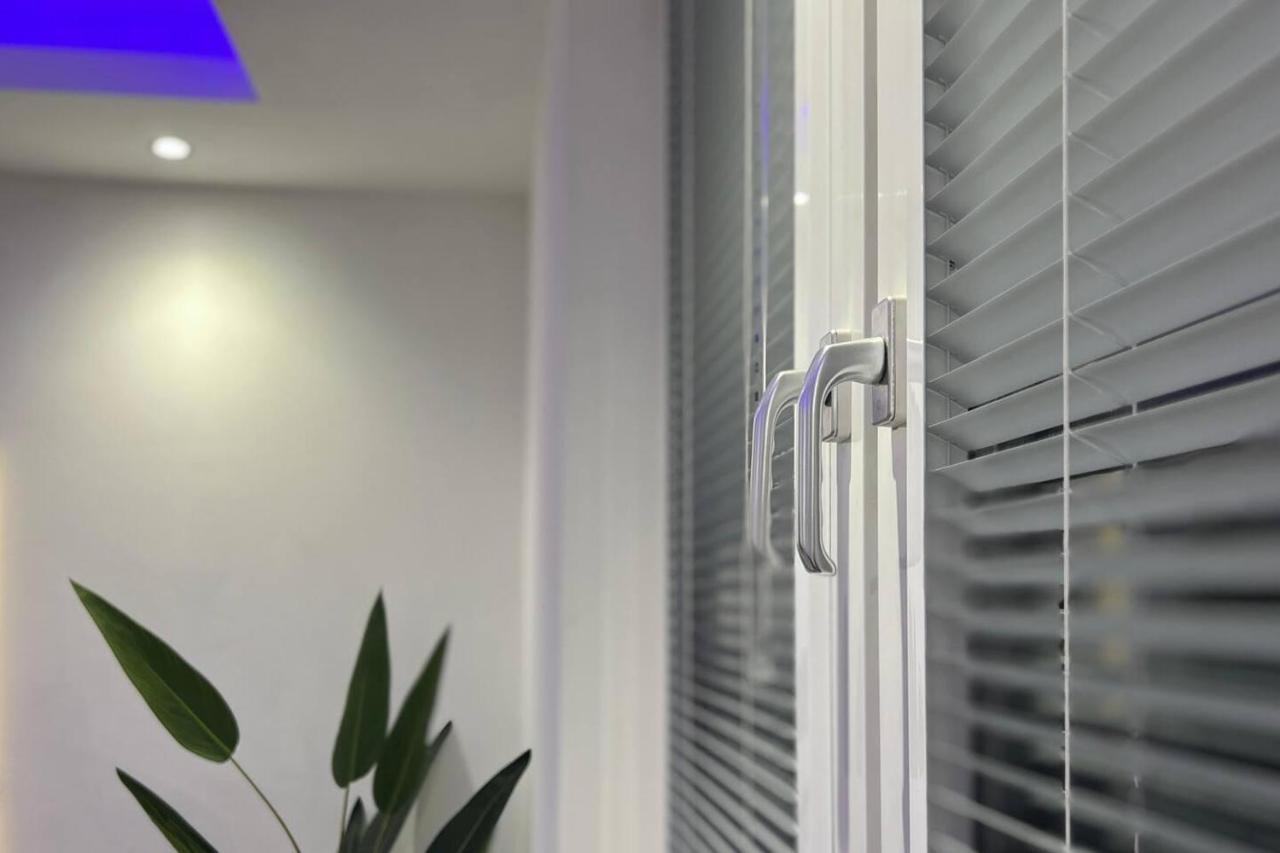 Stunning Luxury Apartment Near Motherwell ウィショウ エクステリア 写真